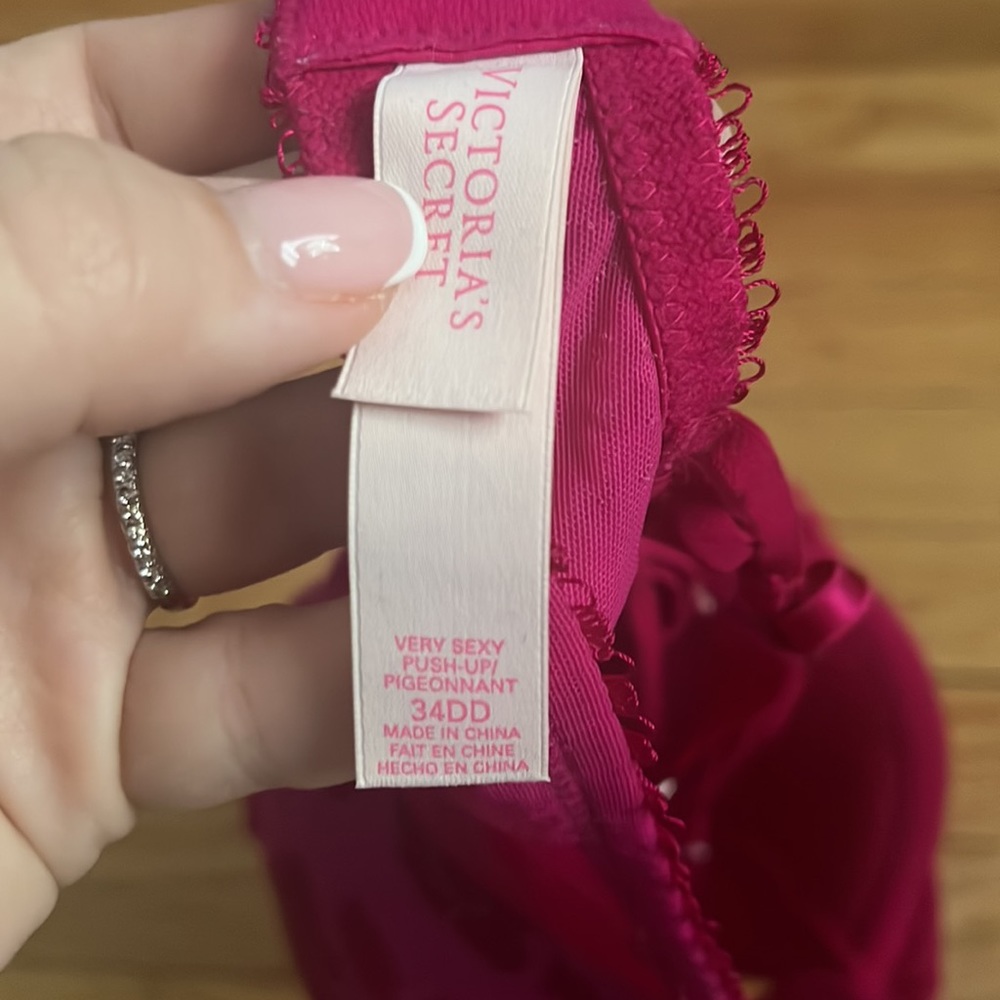 Victoria secret - Picture 4 of 4